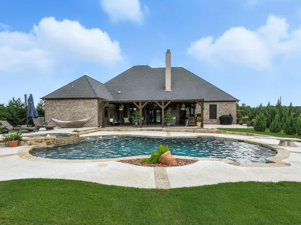 117 Running Bear Trl, Decatur, TX 76234