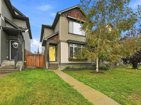 106 NW Autumn Cres SE, Calgary, AB T3M 0P5