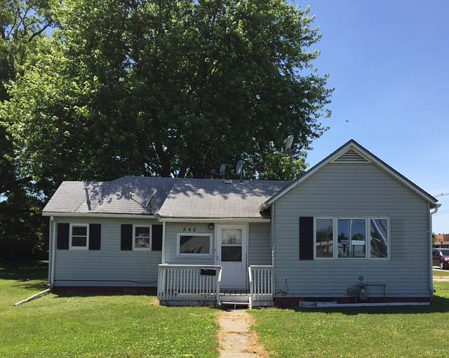 1st image of 804 N D St