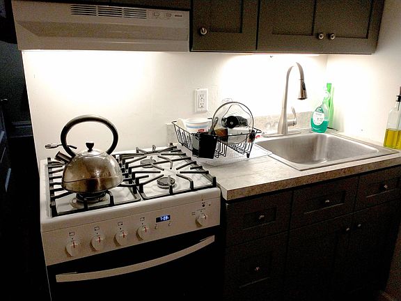 5th image of 82 E Maynard Ave #B