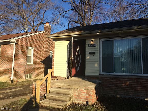 29660 Spring Arbor 3