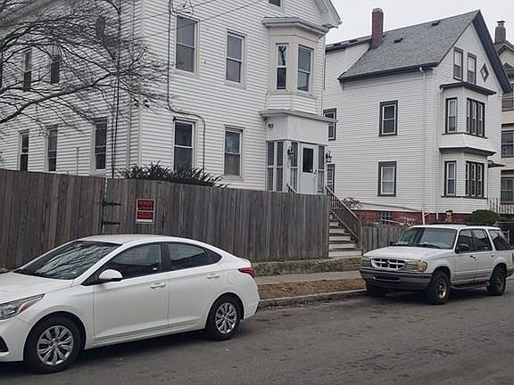 3rd image of 17 Reynolds St