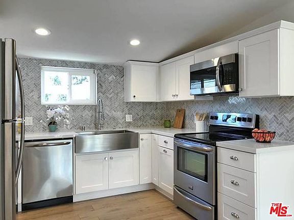 3rd image of 2211 Griffith Park Blvd APT 16