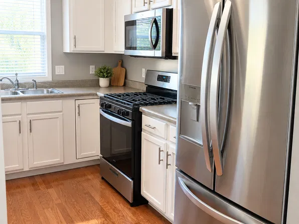 2374 Hayes St APT 204, Gary, IN 46404