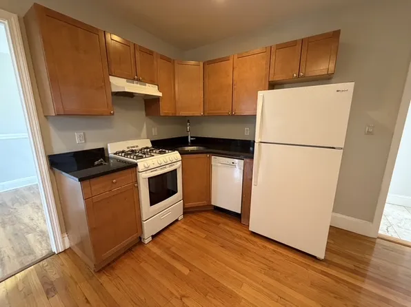 220 Hanover St, Boston, MA