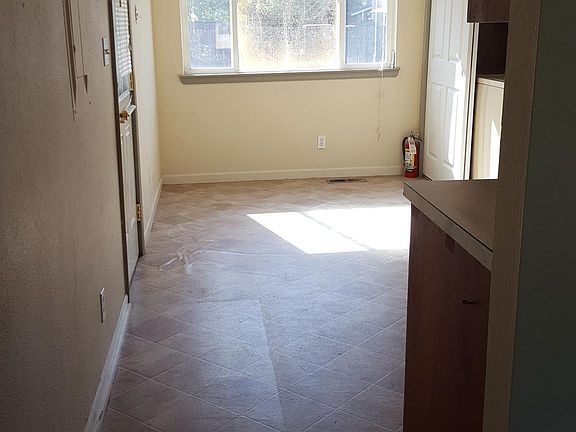 Entry to Kitchen