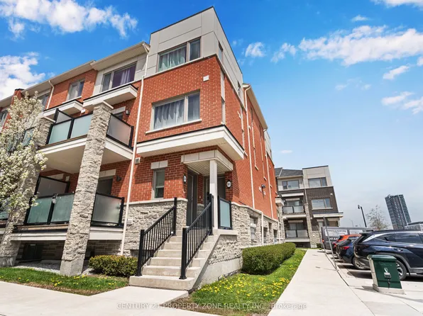 250 Lagerfeld Dr #4, Brampton, ON L7A 5G9