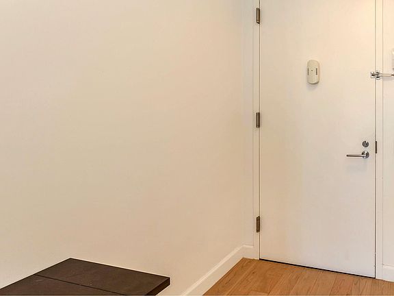 4th image of 13835 39th Ave APT 6J