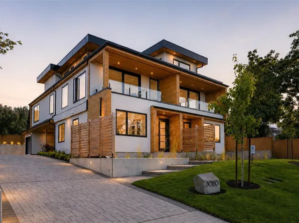 3080 Oakdowne Rd #2, Oak Bay, BC V8R 5N9