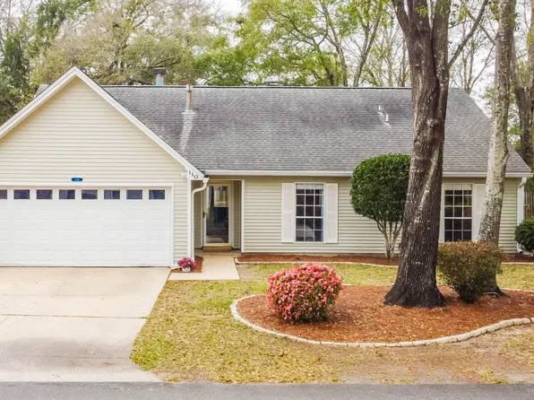 110 Meadowbrook Ct, Niceville, FL 32578