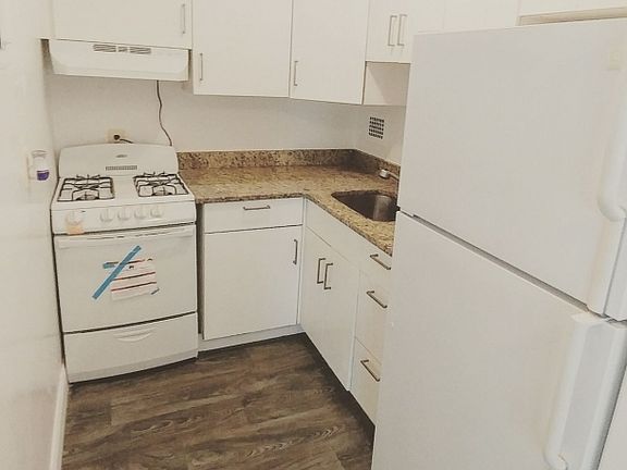 2nd image of 6141 Leesburg Pike APT 305