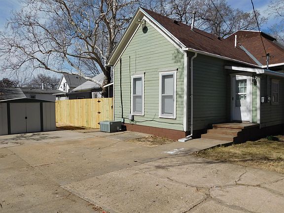 2nd image of 236 E Ellsworth Ave