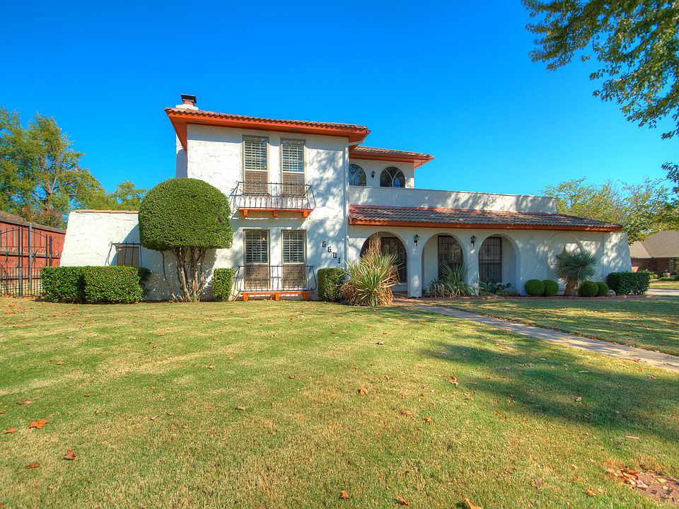 Front of home facing west. C
