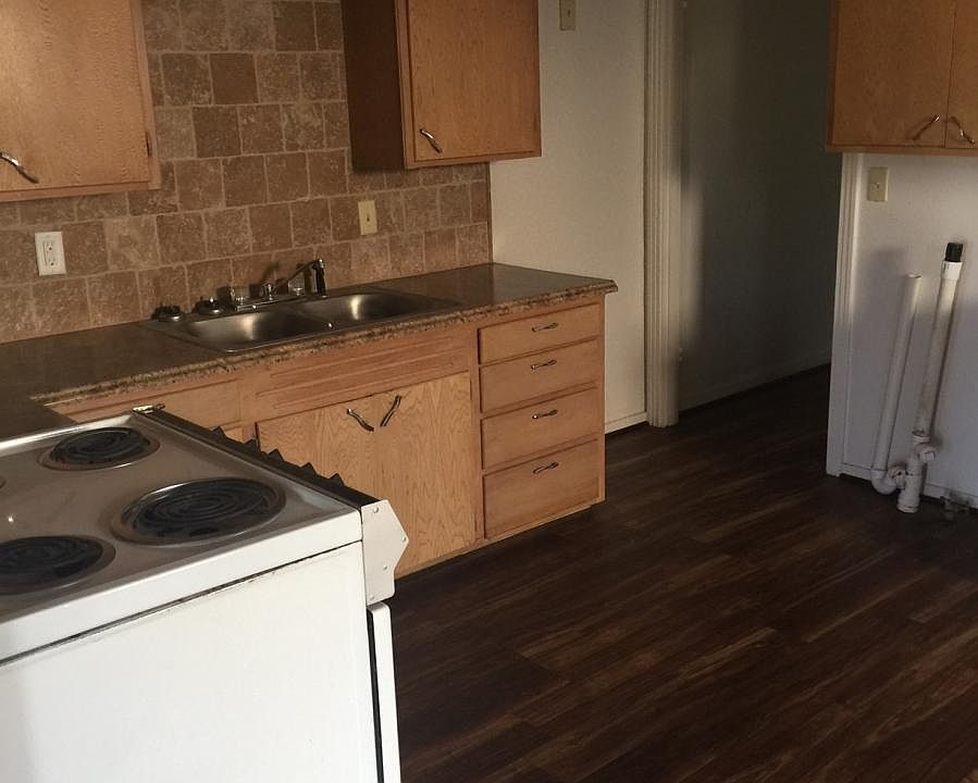 1st image of 1113 1/2 W 14th Ln