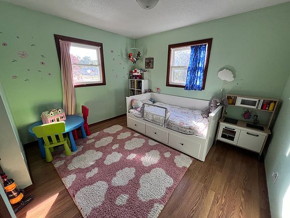 5th image of 296 Quehl Ave N