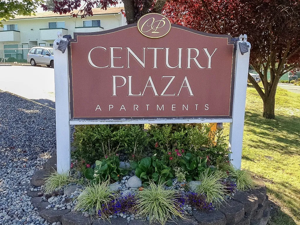 Century Plaza — Photo 1