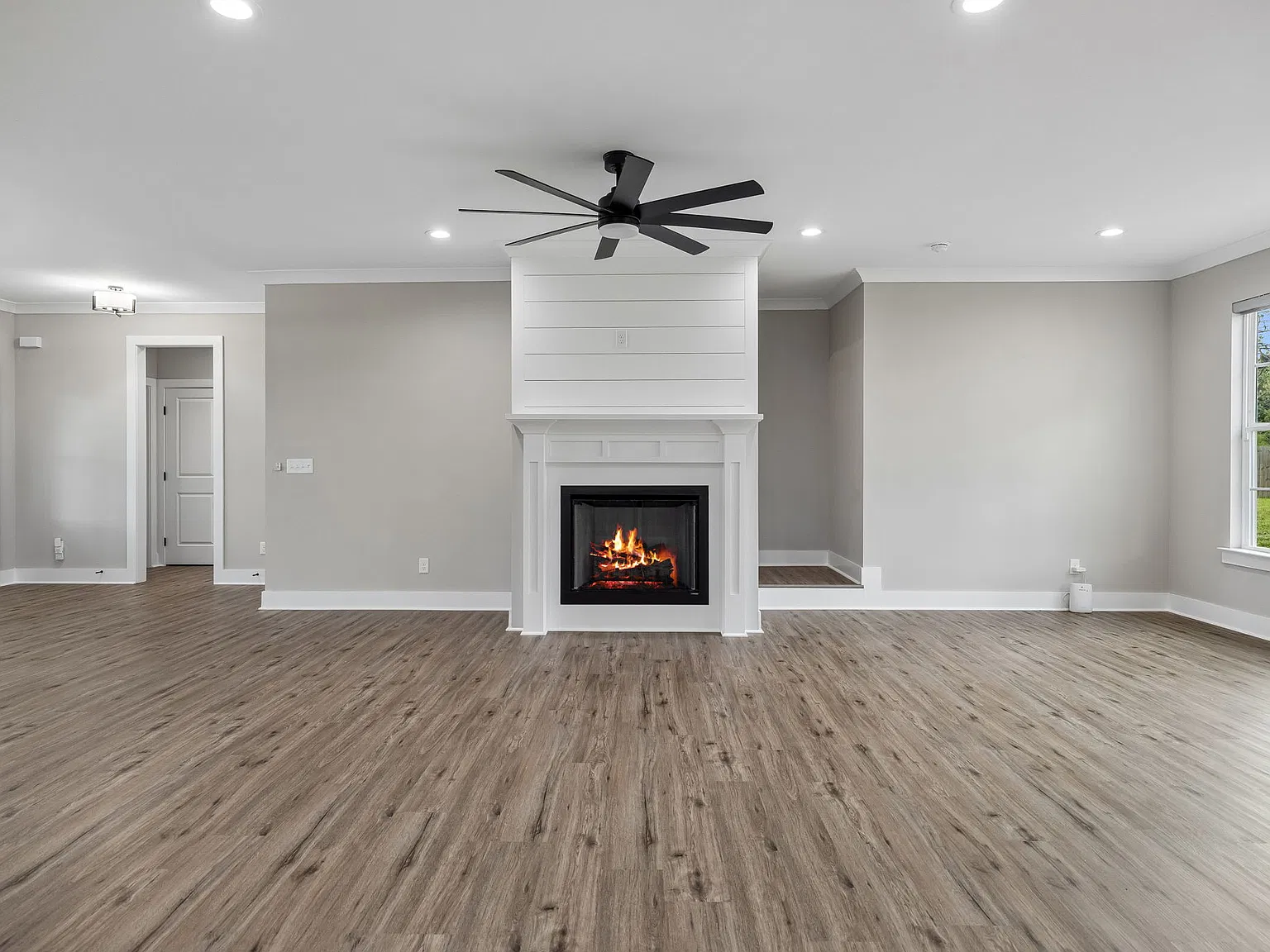 4 bed, 2225 sqft, $3,200 — Photo 3