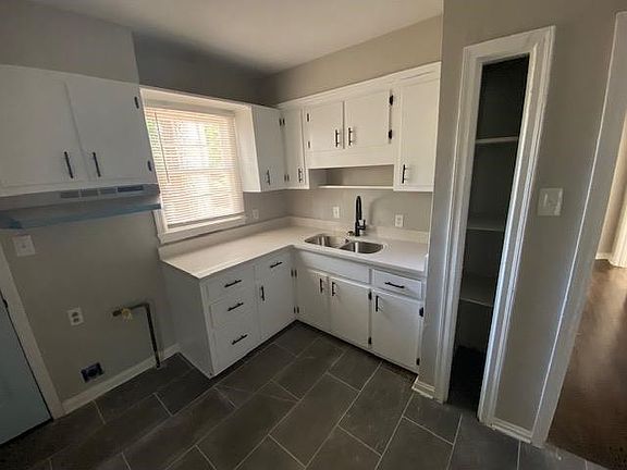 3rd image of 3736 Briar Rose Dr