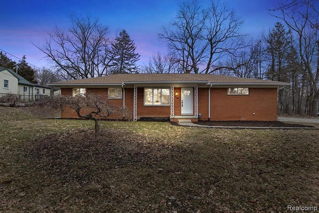 310 Hillcliff Dr, Waterford, MI 48328 Zillow