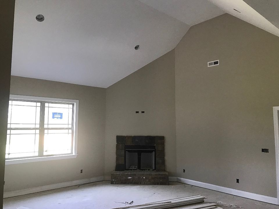 2nd image of 189 Lexington Dr
