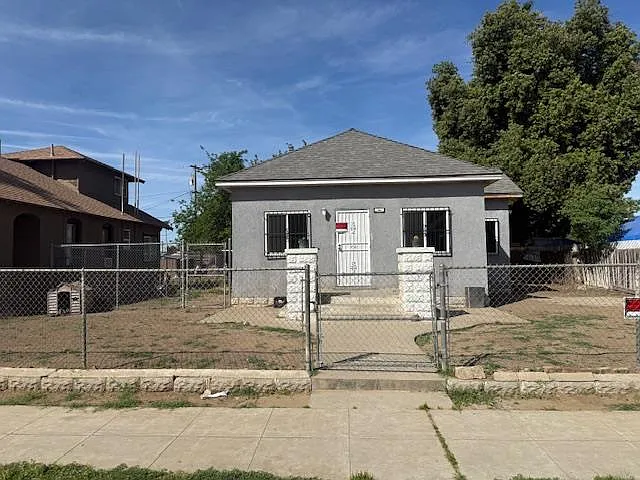 441 N Clark St photo 1