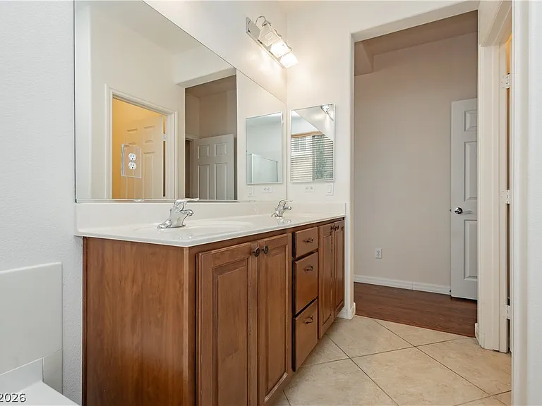 11220 Robin Park Ave — Photo 28
