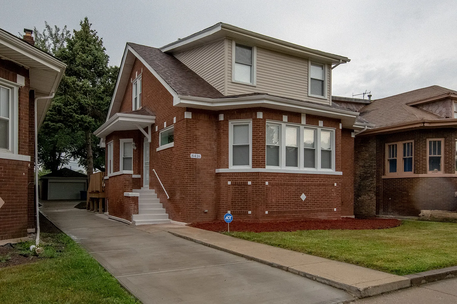 8416 S Justine St photo 1
