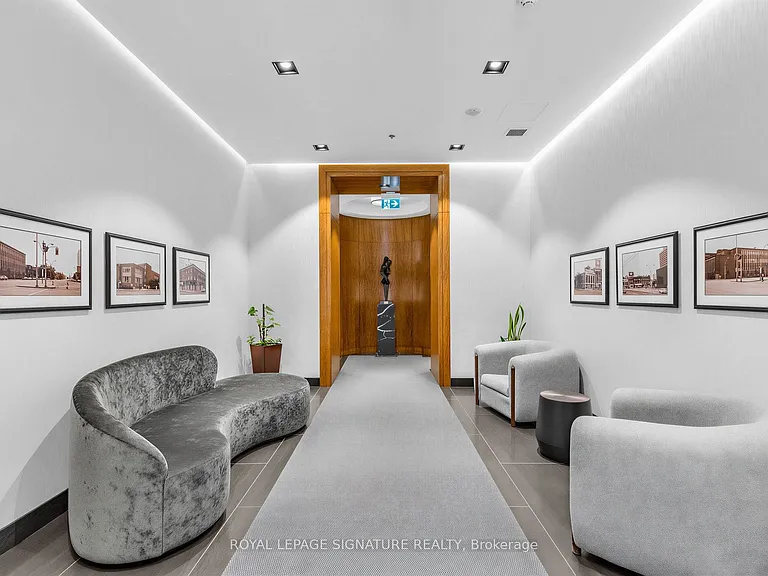 736 Spadina Ave #409 — Photo 3