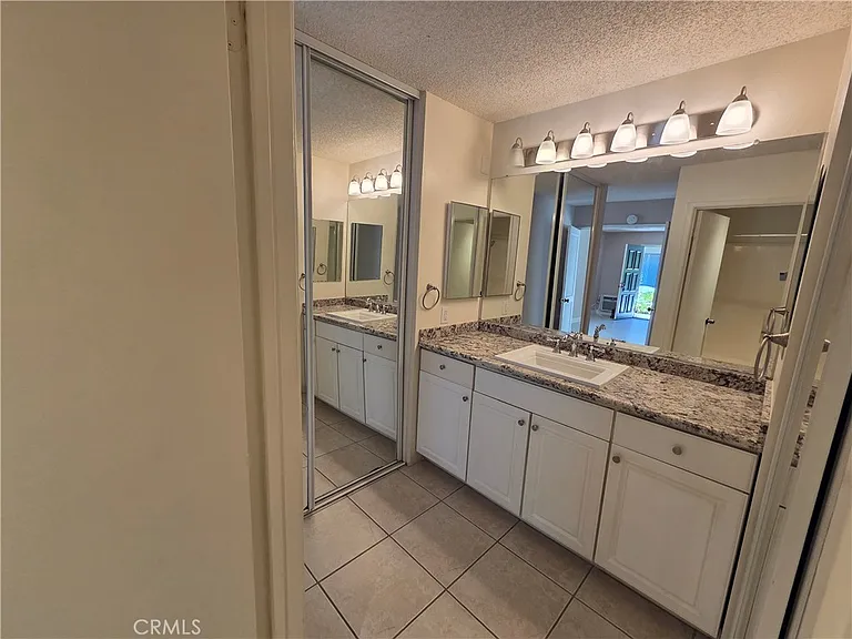 253 Streamwood — Photo 8