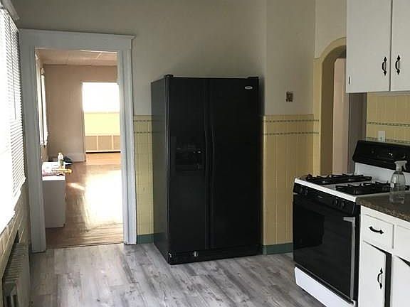 2nd image of 193-195 Harris St #1