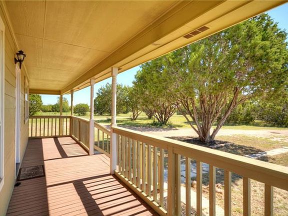 5th image of 301 Phillip Ln