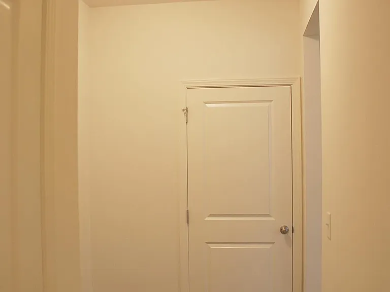 4685 Bluffton Ct — Photo 6
