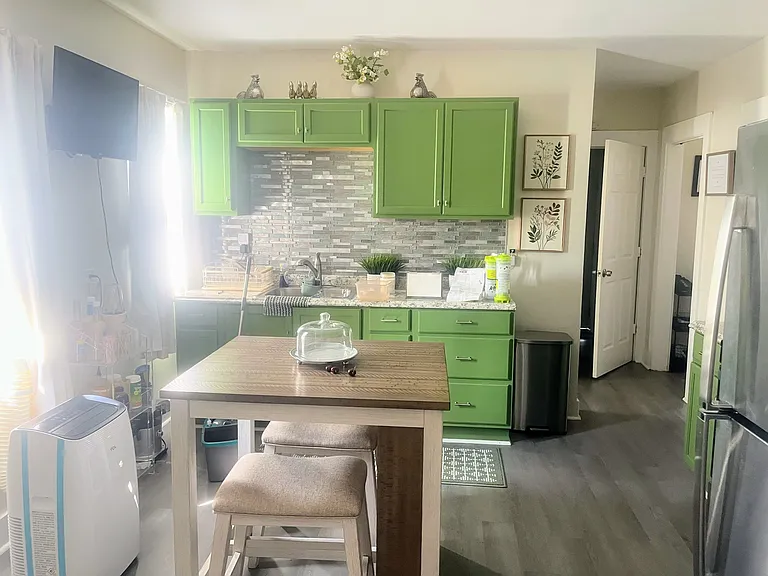233 Valley St — Photo 4