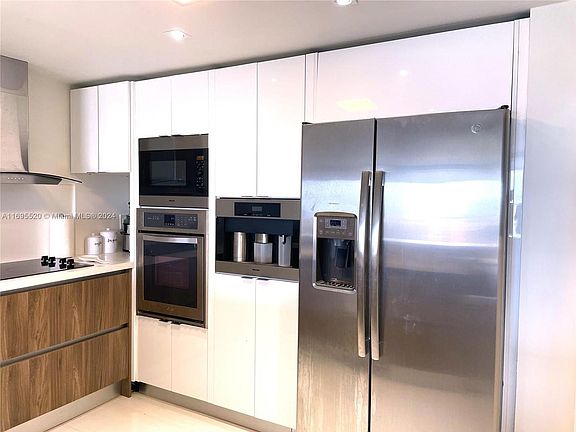 2nd image of 2780 NE 183rd St APT 1403