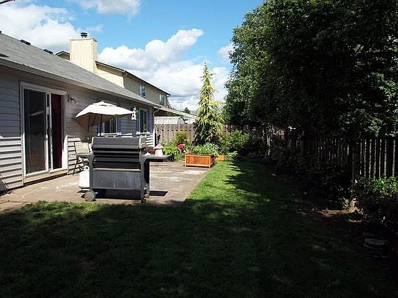 3rd image of 13515 NE 82nd Cir