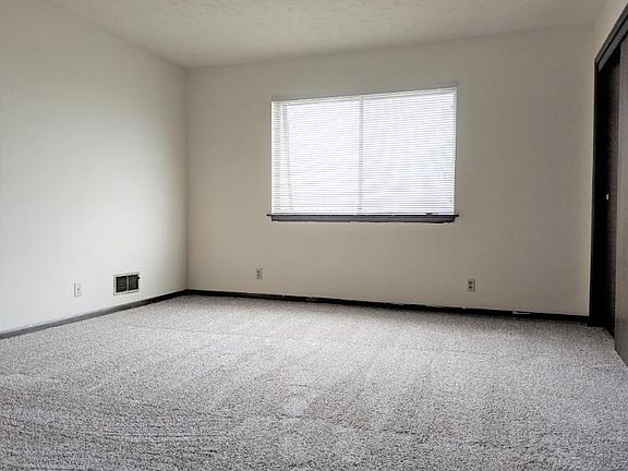 5th image of 7321 Ames Cir