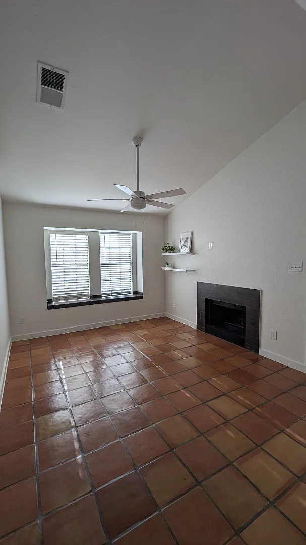 11901 Swearingen Dr - S71 — Photo 2