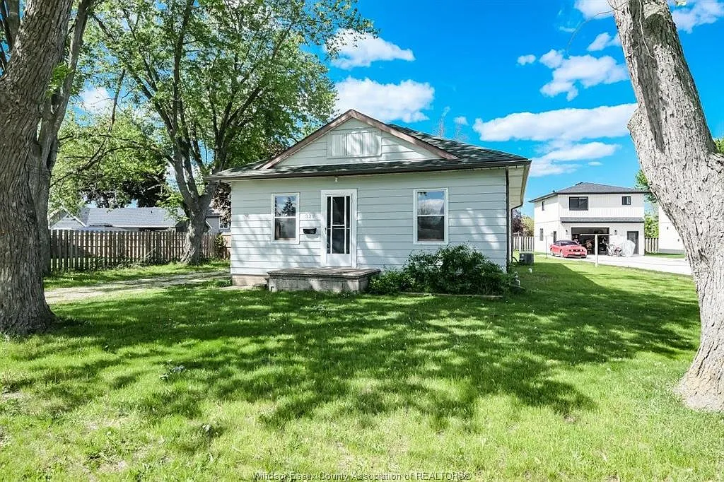 Building Photo - 327 Bouffard Rd