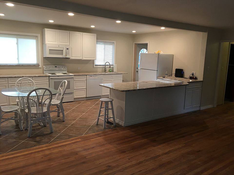2nd image of 180 Stuewe Rd