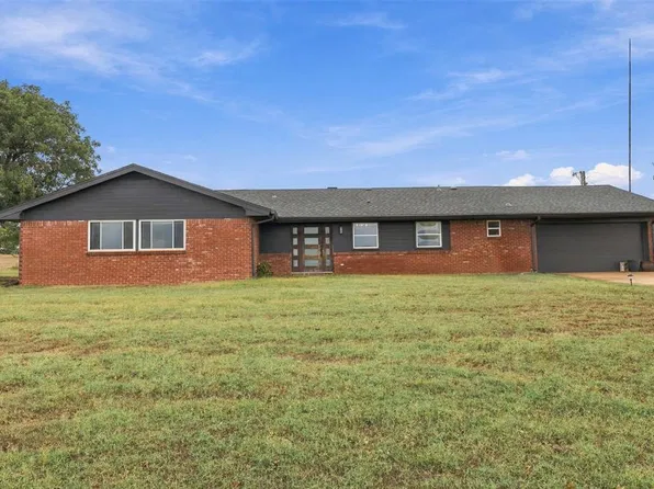 2457 Barrington Dr, Blanchard, OK 73010