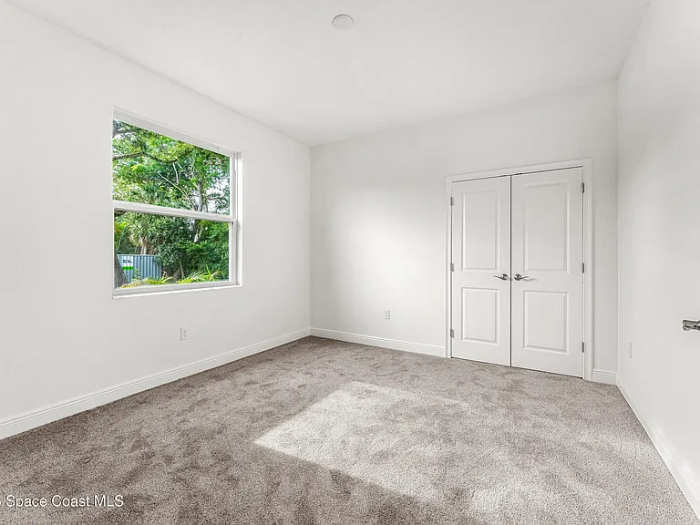35 Loch Ness Dr — Photo 20