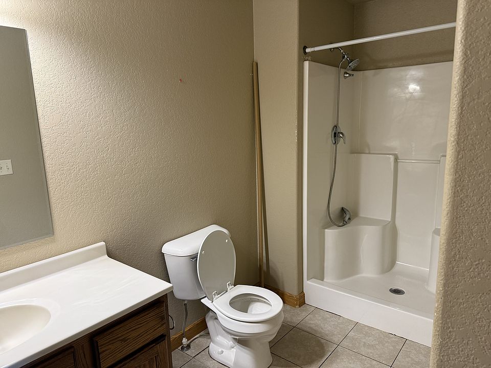 1st image of 1034 Jerry Ln APT 3