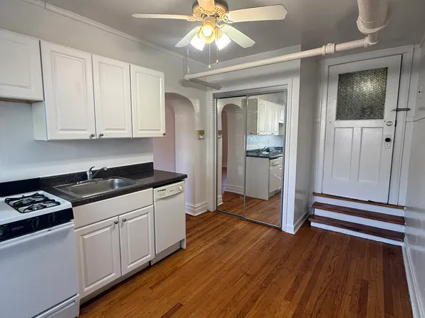 2415 W Sunnyside Ave, Chicago, IL