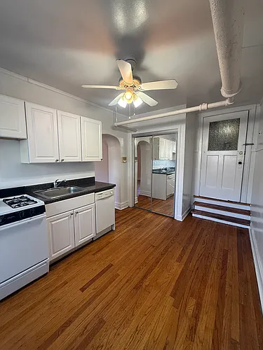 2415 W Sunnyside Ave Photo 1
