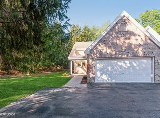 1 Meadow Trl W, Dekalb, IL 60115