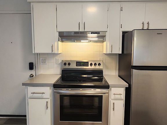 4th image of 6502 & 6504 N Altamont St #6504-B