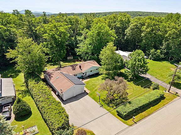 3rd image of 18 Valleyview Drive