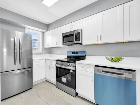 734 Legion Dr APT 64, Destin, FL 32541