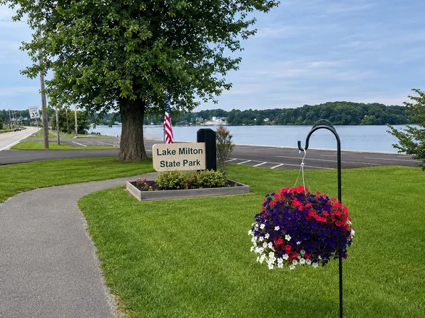 17680 Mahoning Ave #1, Lake Milton, OH 44429