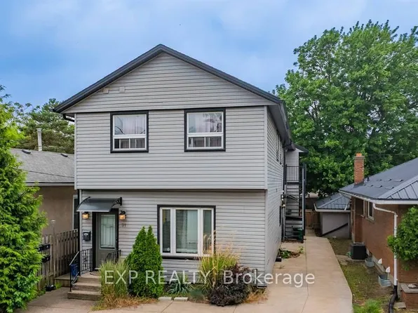 31 Raymond St #5, Saint Catharines, ON L2R 2T3